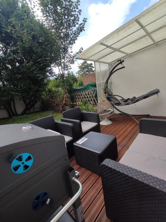 Chambre Prive Dans Une Maison Avec Terrasse Et Jardin Salles De Bain Partagees Apartman Lille Kültér fotó